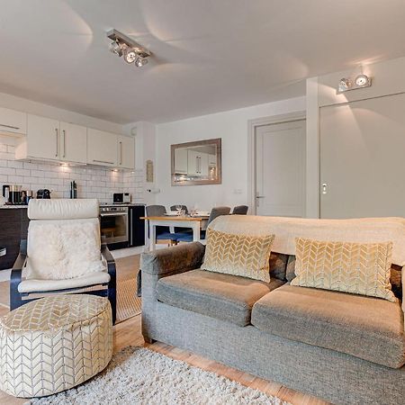Apartment Cosmiques - Alpes Travel - Central Chamonix - Sleeps 4 Εξωτερικό φωτογραφία