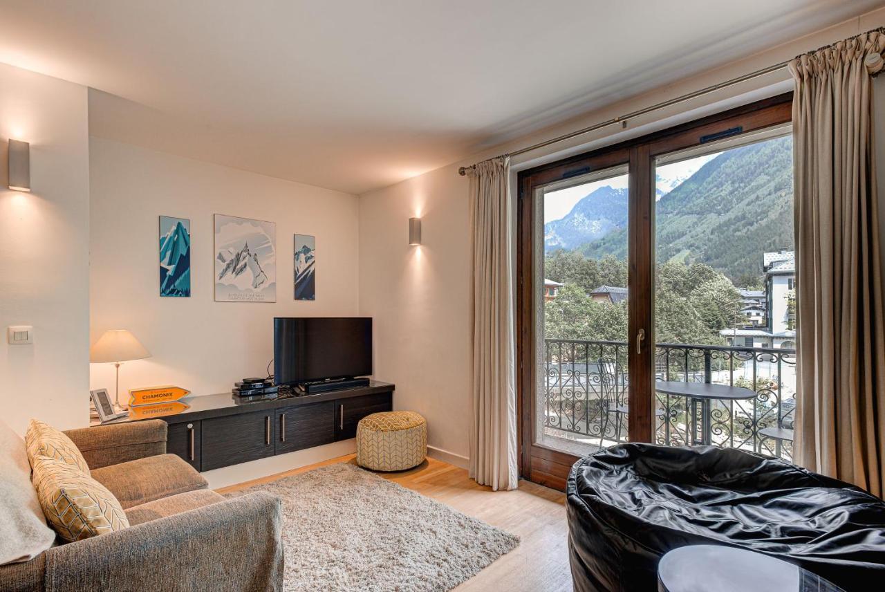 Apartment Cosmiques - Alpes Travel - Central Chamonix - Sleeps 4 Εξωτερικό φωτογραφία