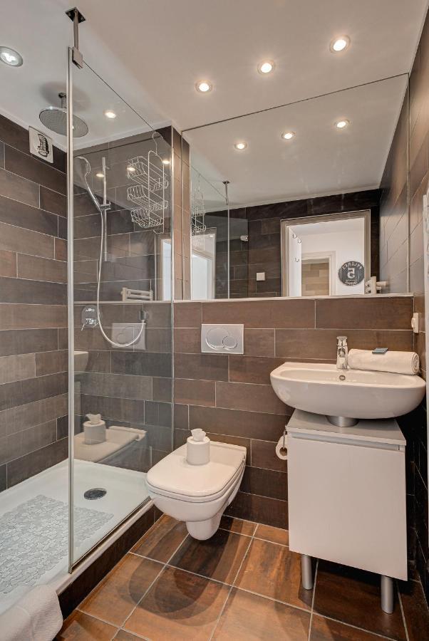 Apartment Cosmiques - Alpes Travel - Central Chamonix - Sleeps 4 Εξωτερικό φωτογραφία