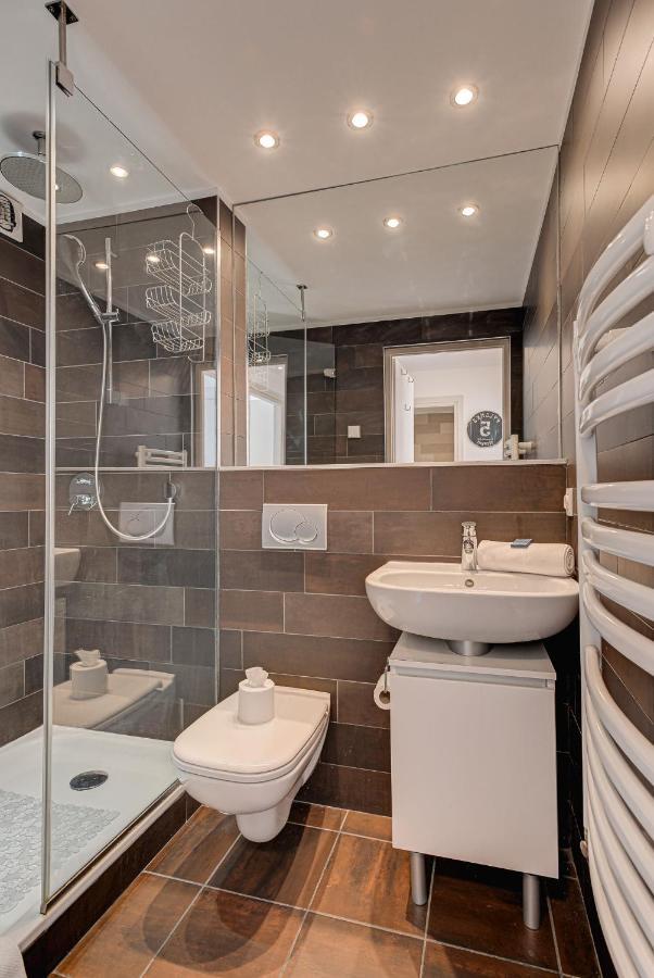 Apartment Cosmiques - Alpes Travel - Central Chamonix - Sleeps 4 Εξωτερικό φωτογραφία