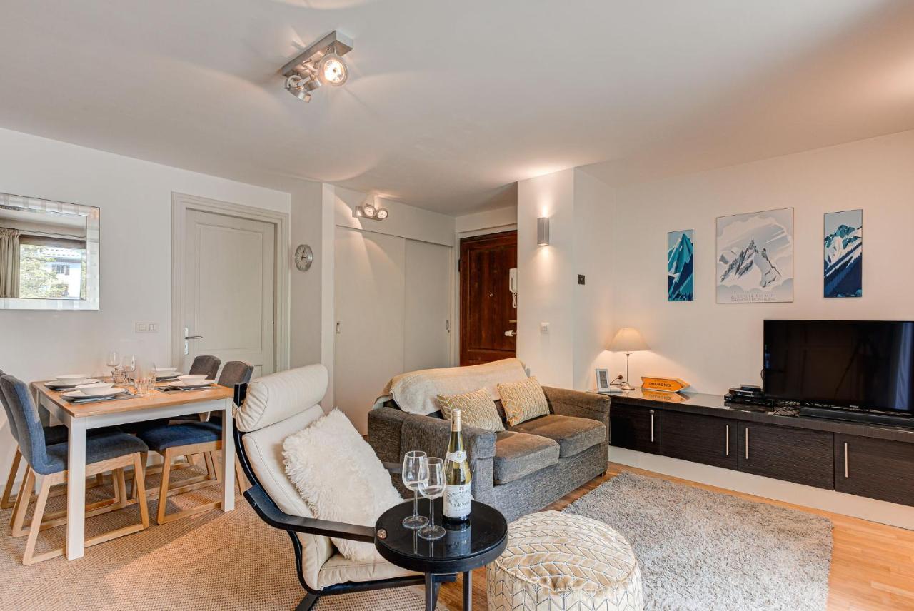 Apartment Cosmiques - Alpes Travel - Central Chamonix - Sleeps 4 Εξωτερικό φωτογραφία